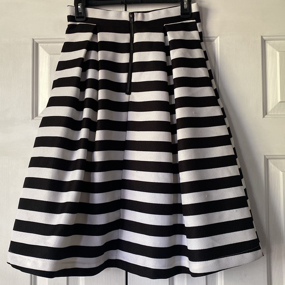 Haunte Monde black and white striped skirt - Picture 3 of 6